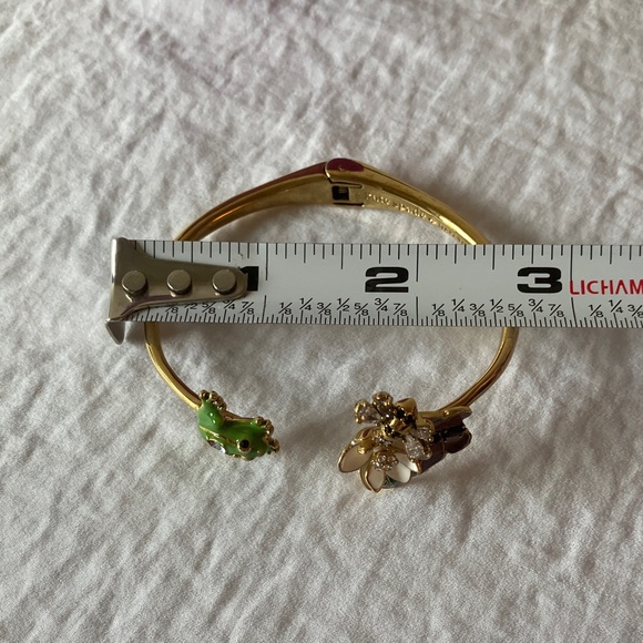 Kate Spade:Multi-Stone Frog& Flower HingedCuff Bracelet- Gold Tone-Missing stone - Picture 12 of 16